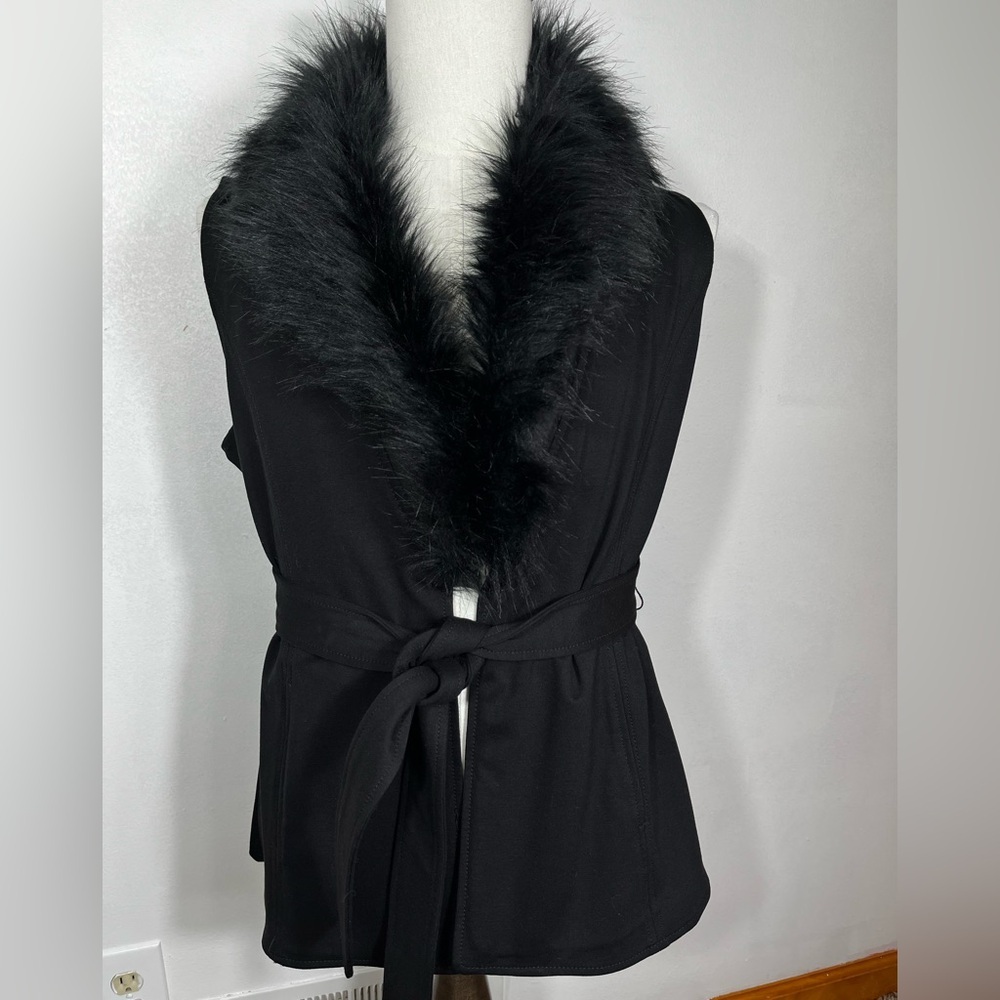 Chicos Black Faux Fur Ponte Vest Size 2 Tie Waist Sleeveless Office Fashion